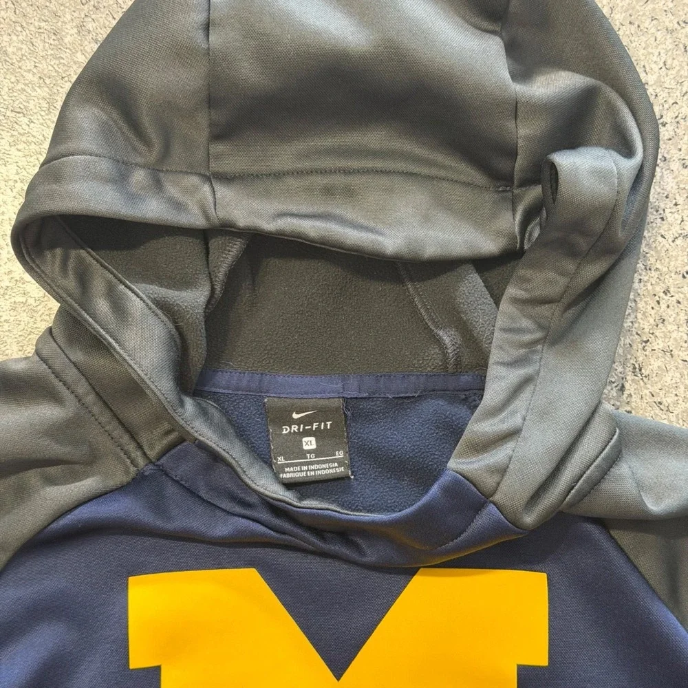 Nike Michigan Wolverines Pullover Hoodie Boys XL Navy Grey Dri-Fit